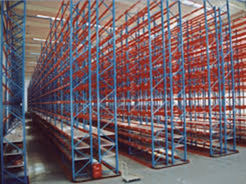 Very Narrow Aisle System (VNA).
